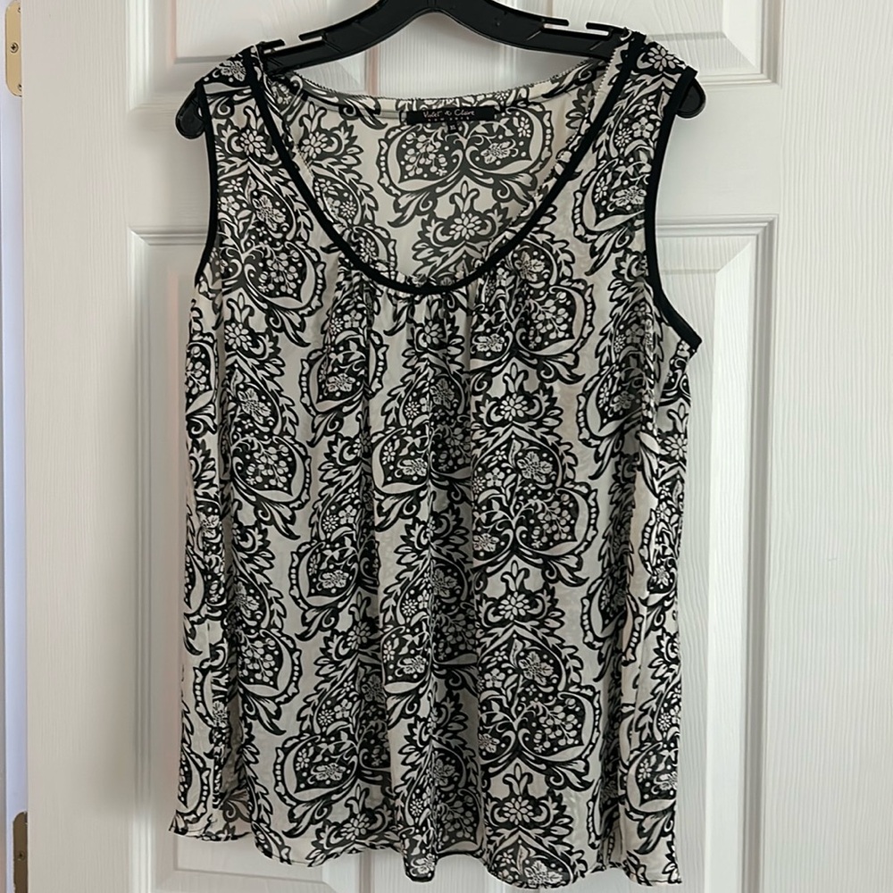 Flowy sleeveless blouse, Size XL
